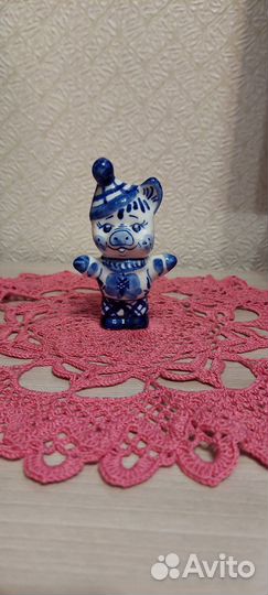 Фарфоровые фигурки гжель