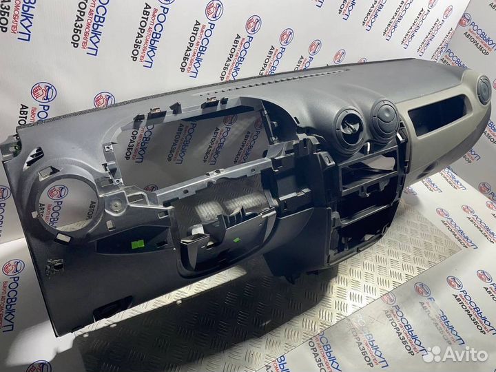 Торпедо Renault Logan 1