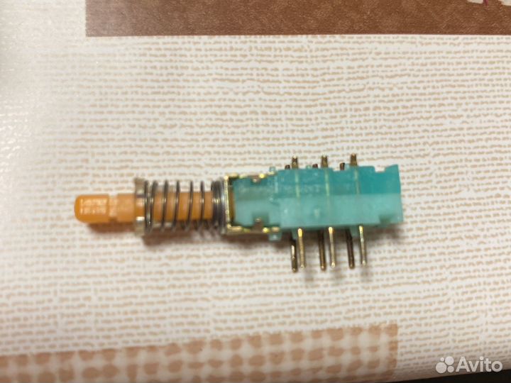 Перключатель с фиксацией пкн-Н2-1-2-2