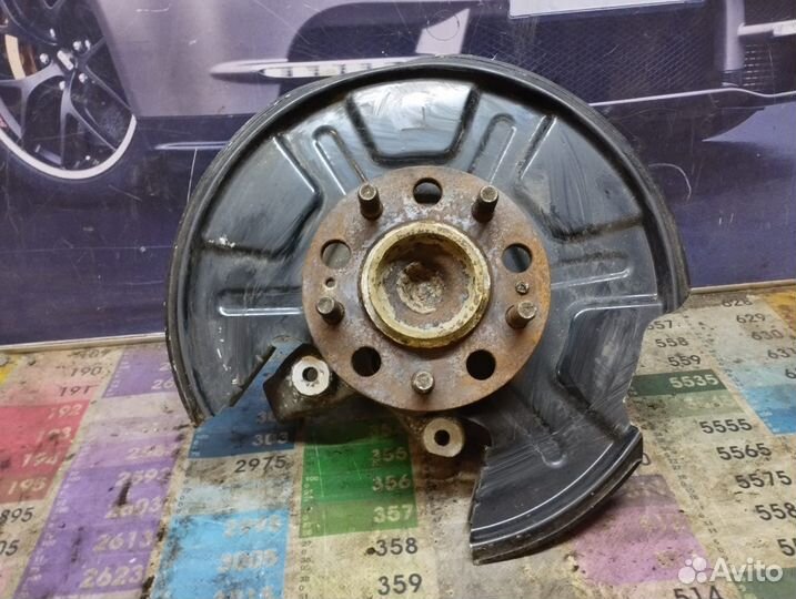 Кулак задний левый hyundai i40