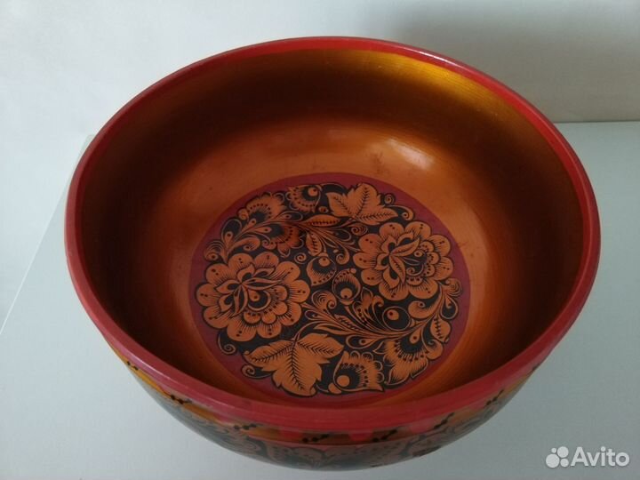 Деревянная посуда с хохломской росписью