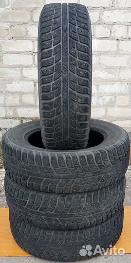 Kumho I'Zen KW22 215/65 R16 98T