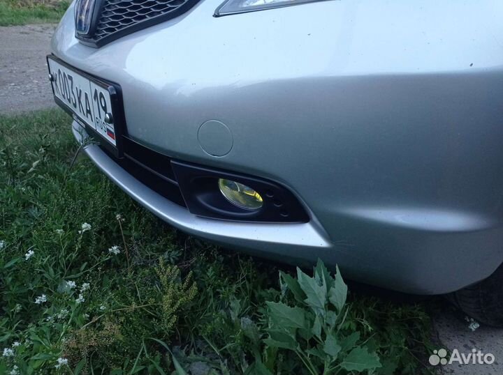 Передний бампер Honda Fit GE