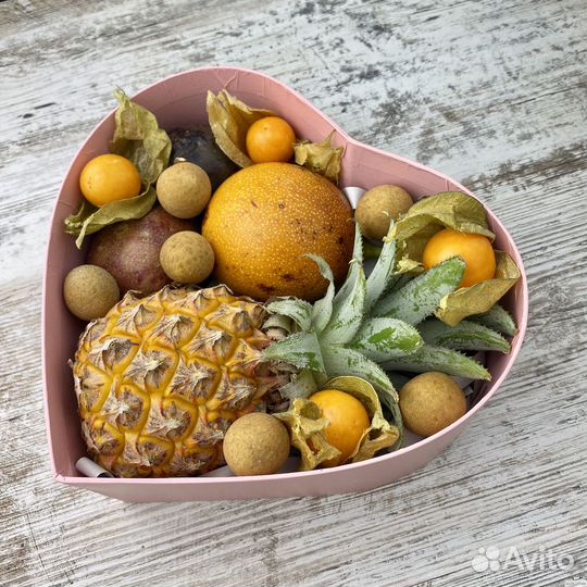 Подарок на день рождения (экзотические фрукты)