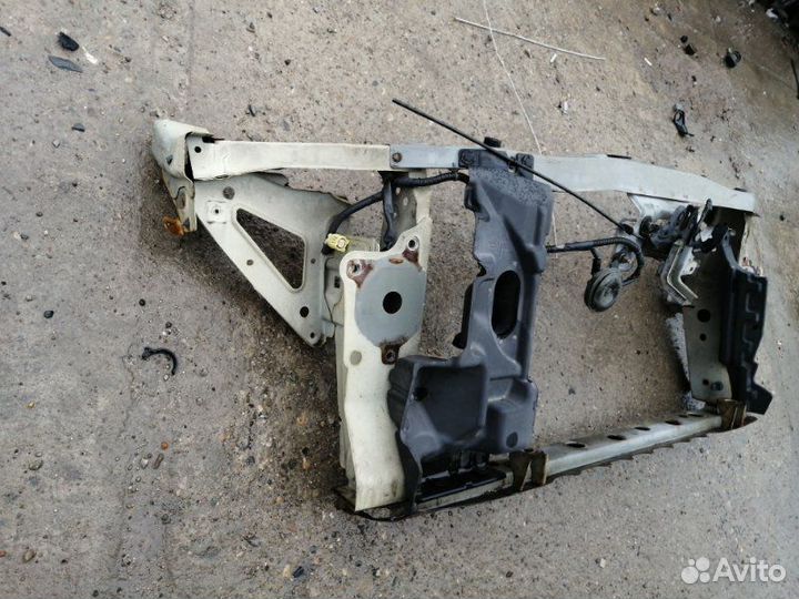 Рамка радиатора Nissan March K12