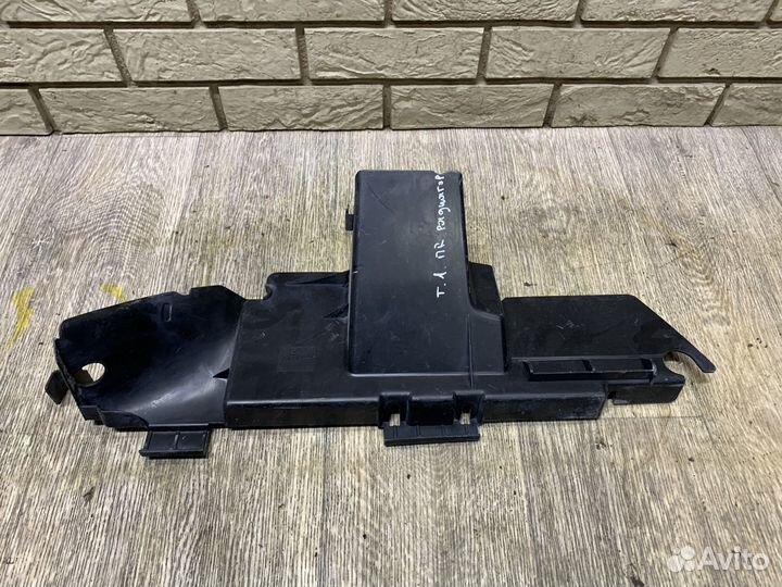 Volkswagen Touareg Воздуховод радиатора правый