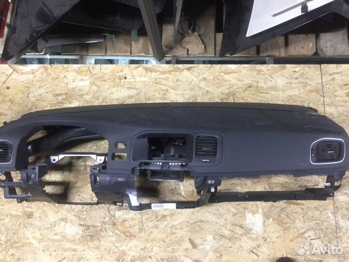 Вольво S60 накладка приборной панели 31417328