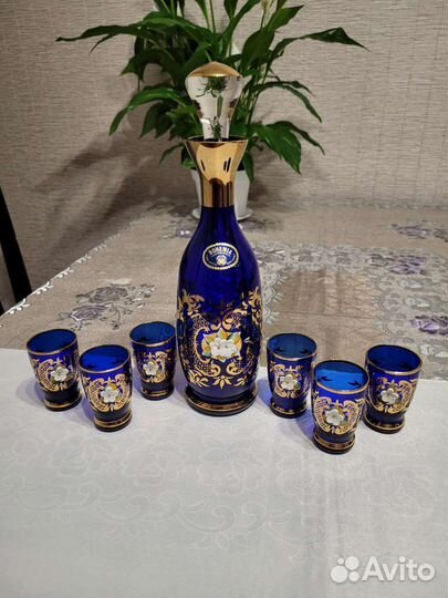 Графин с рюмками