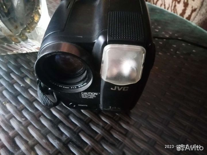 Видеокамера JVC