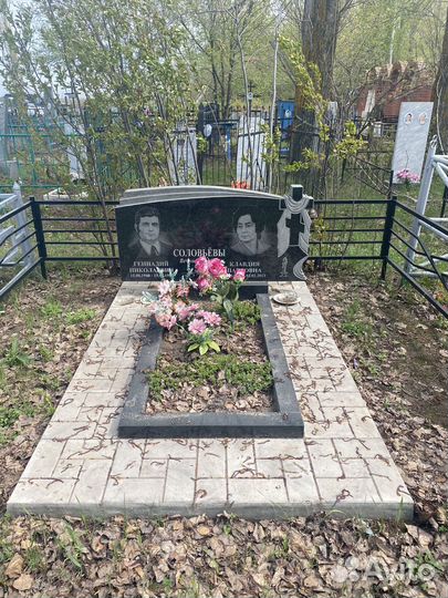 Памятники