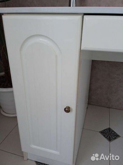 Письменный стол