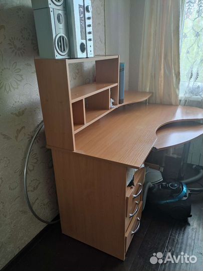 Компьютерный столик для ноутбука