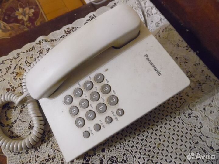 Стационарный телефон Panasonic KX-TS2350RUW