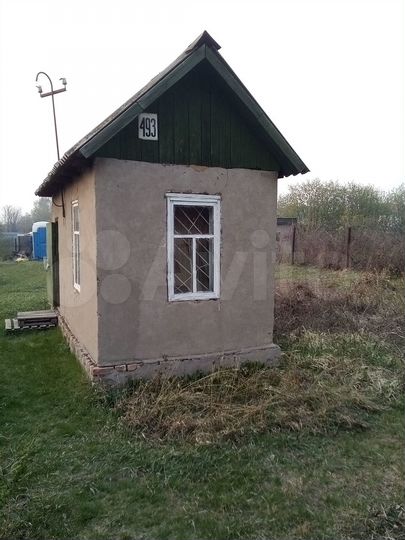 Дача 10 м² на участке 8 сот.