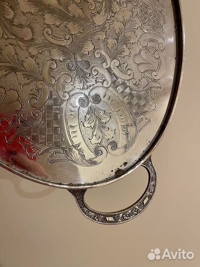 Поднос на ножках