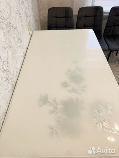 Кухонный стол