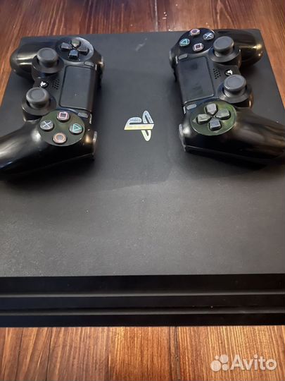 Плейстейшен 4 в полной комплектации