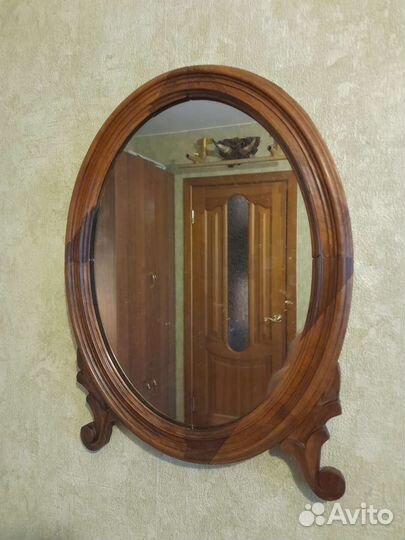 Зеркало в старинной раме