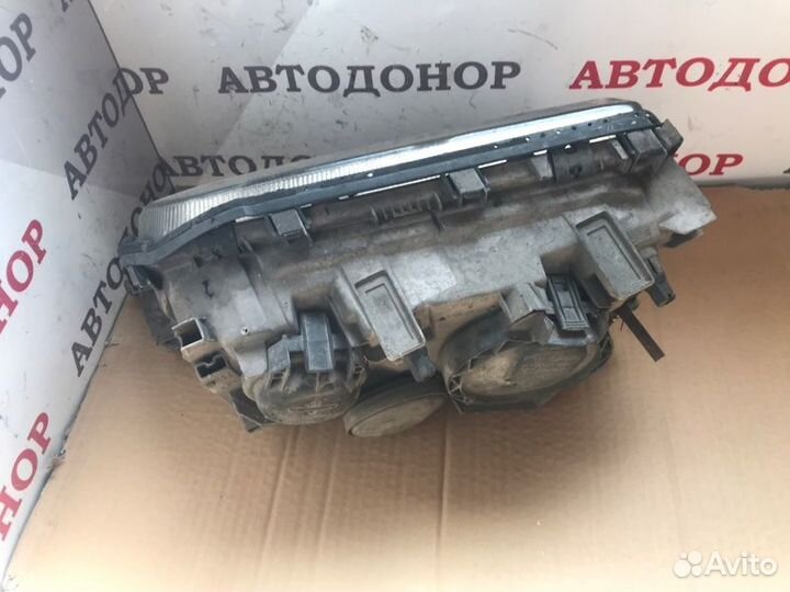 Фара галогеновая передняя правая Mercedes-Benz