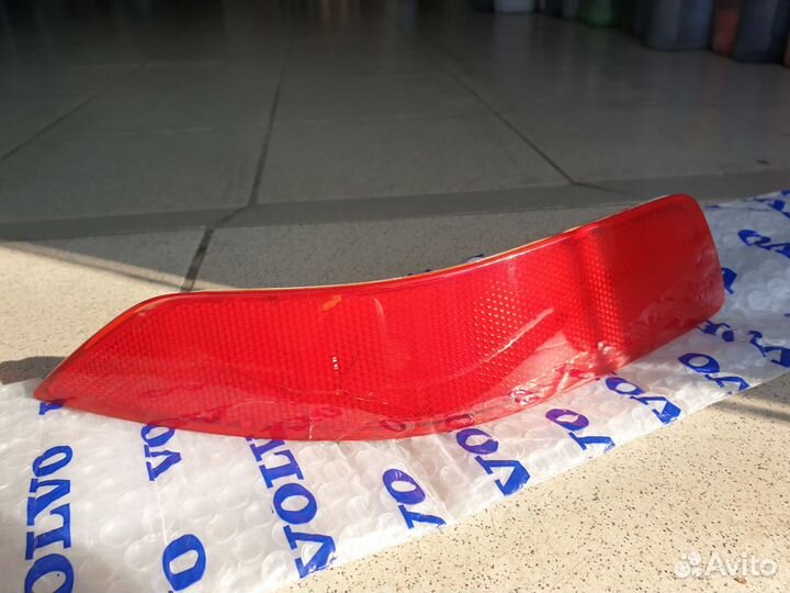 Volvo 30744511 отражатель заднего бампера xc70