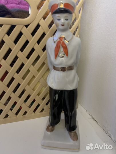 Фарфоровые статуэтки СССР лфз дулево пионеры