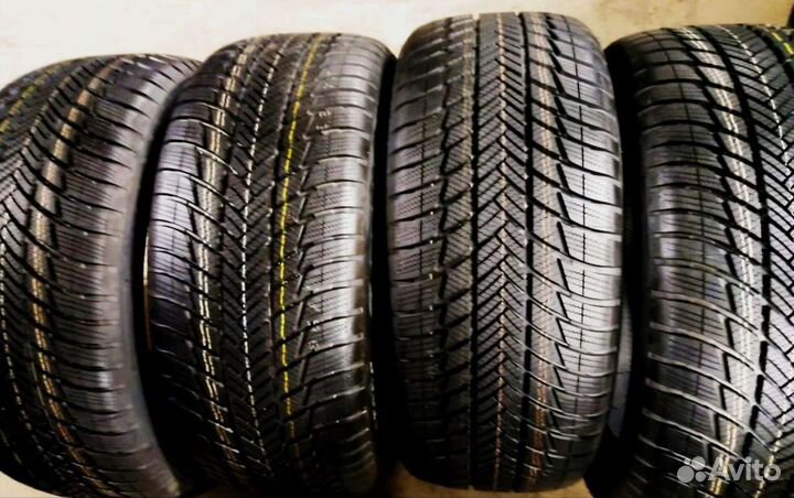 Bridgestone Blizzak LM-001 285/45 R21 113V