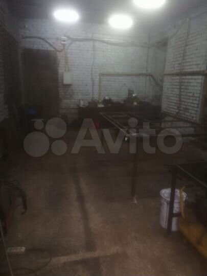 Гараж, > 30 м²