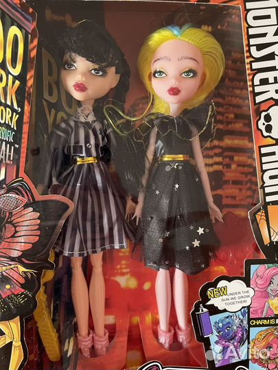 Кукла венсдей