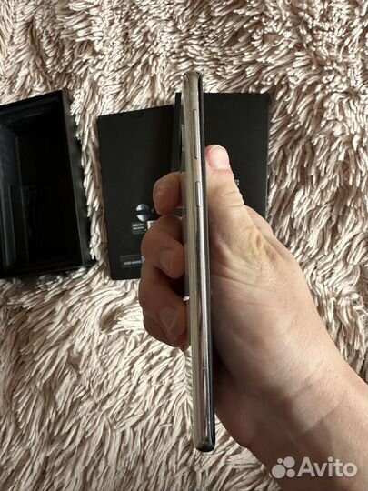 Samsung Galaxy S10, 8/128 ГБ