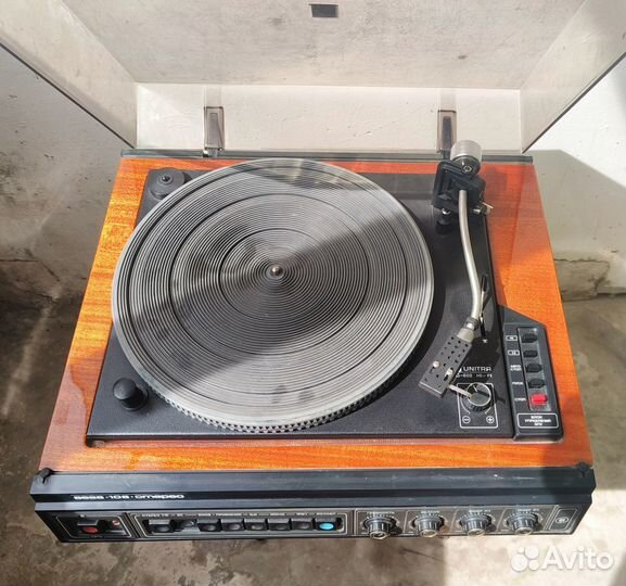 Проигрыватель виниловых пластинок Вега-108 стерео