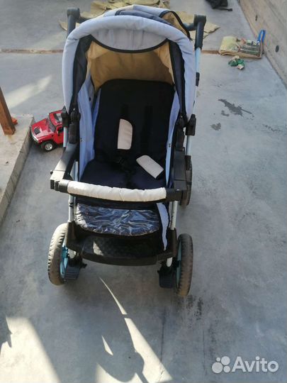 Прогулочная коляска