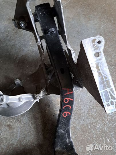 Педаль тормоза кронштейн Audi A6 C6