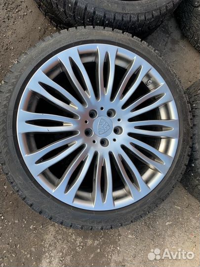 R20 Pirelli Winter Carving Edge 275/35, PCD 5x112 DIA 38