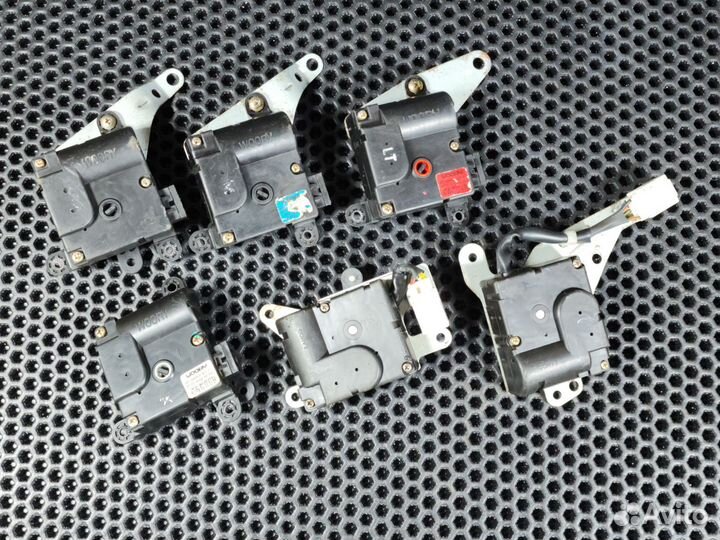 Электромоторчик заслонки печки Hyundai Elantra XD