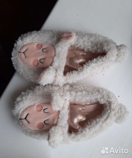 Красивые домашние теплые тапочки Zara