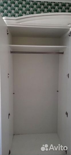 Спальный гарнитур белый