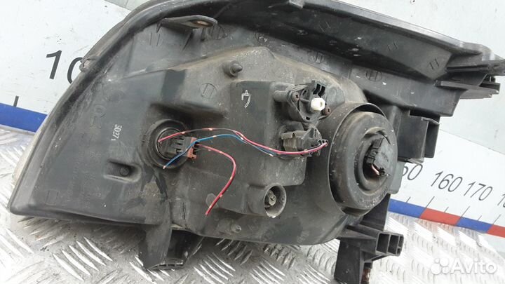 Фара Nissan X-Trail T30 (2001-2006)