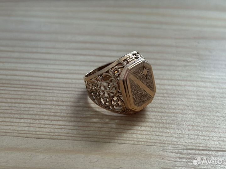 Золотое кольцо, печатка, 585