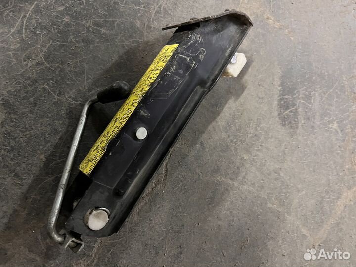 Домкрат mercedes benz