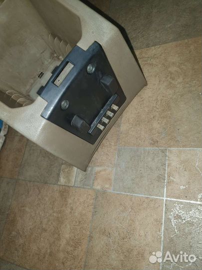 Подлокотник на вольво хс90 рест