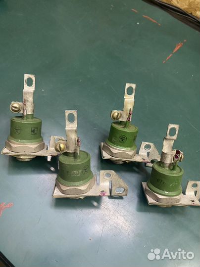 Тиристор т 160