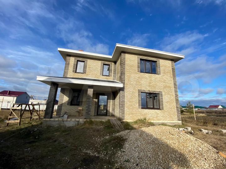 Коттедж 247 м² на участке 15 сот.