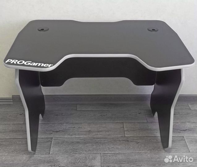 Компьютерный стол геймерский игровой Скай