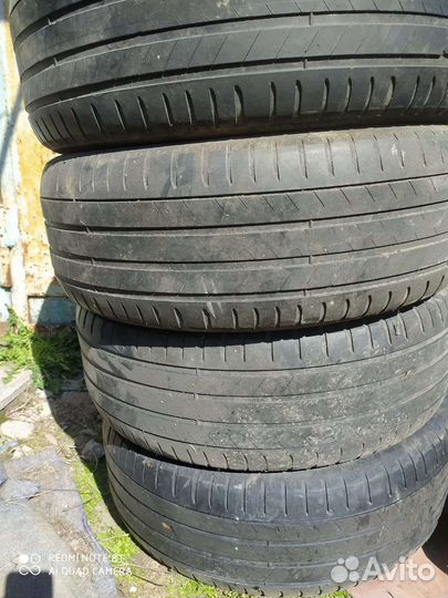 Michelin X Multi D 235/60 R18
