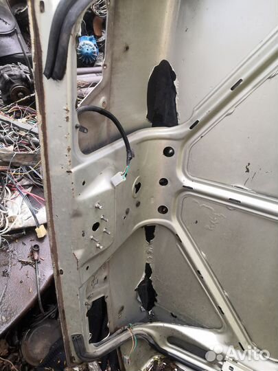 Крышка богажника ваз 2115