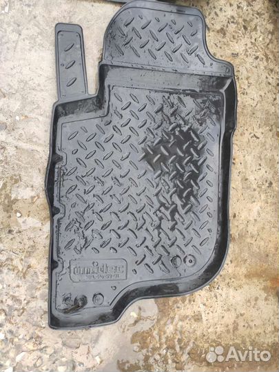 Коврики на Mitsubishi pajero sport 2
