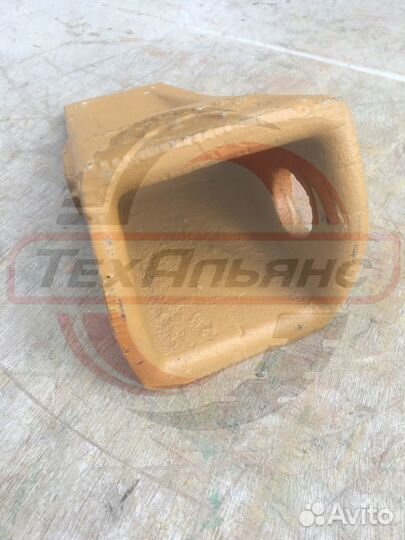 Коронка ковша komatsu PC200 205-70-19570 (Aili)