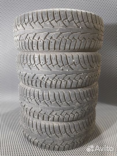 Nokian Tyres Hakkapeliitta 5 215/55 R17