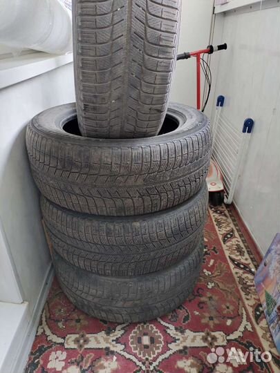 Michelin X-Ice XI3 235/55 R17 99H