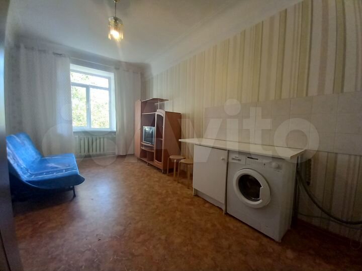 Комната 18 м² в > 9-к., 3/5 эт.